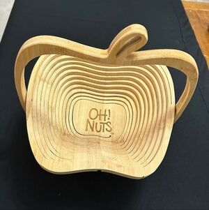 Apple-Shaped Collapsible Wooden Fruit Basket And Cutting Board New Easter Spring